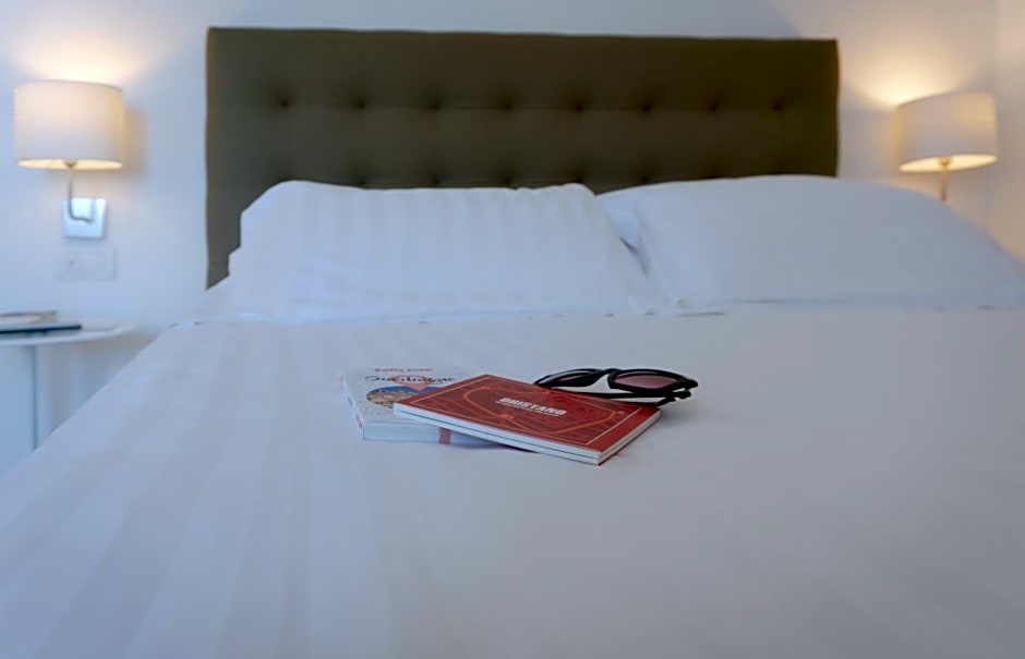 Mistral2 Hotel