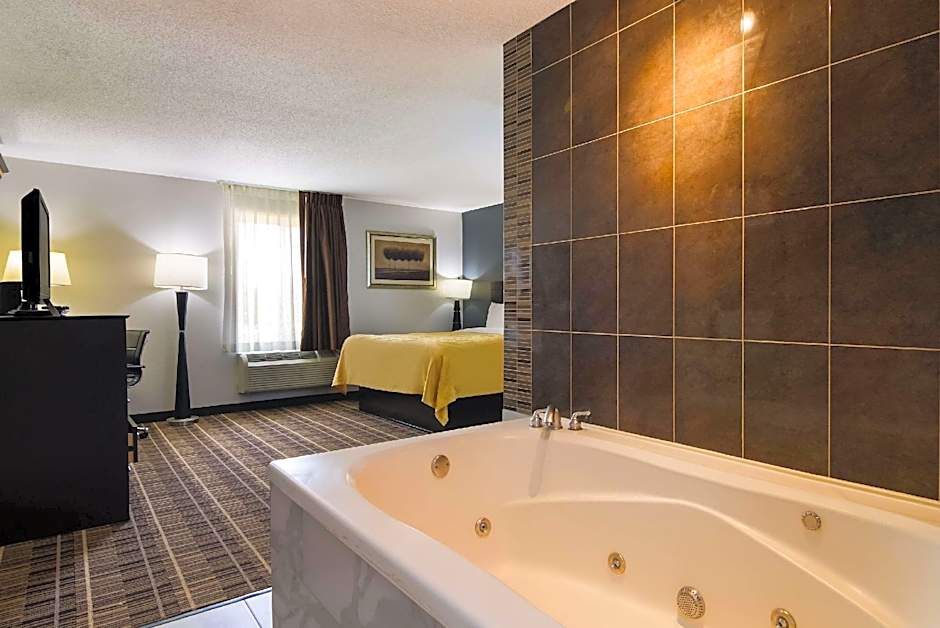 Quality Inn Aurora - Naperville Area