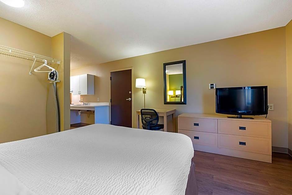 Extended Stay America Suites - Stockton - March Lane