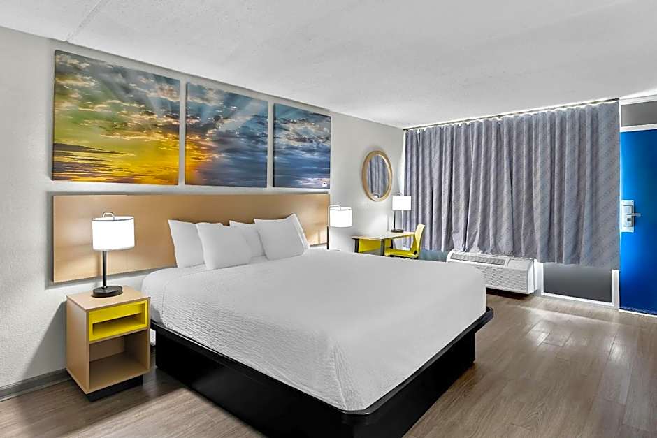 Days Inn by Wyndham Seneca