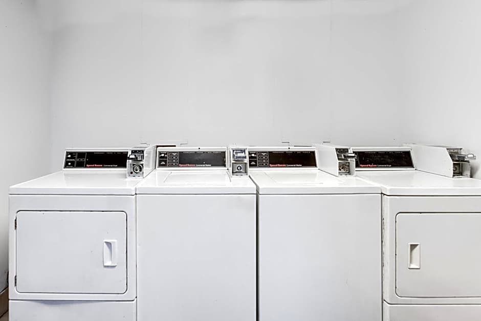 Clarion Pointe Athens I-65