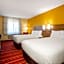 Days Inn by Wyndham Marquette