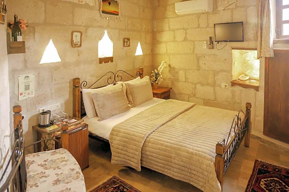 Maccan Cave Hotel