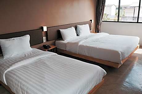 4th Floor Standard Double Room - Accessible by Stairs Only