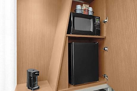 Studio Suite with Two Queen Beds and Pool View