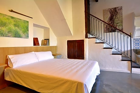 DOUBLE OR TWIN SUPERIOR ROOM