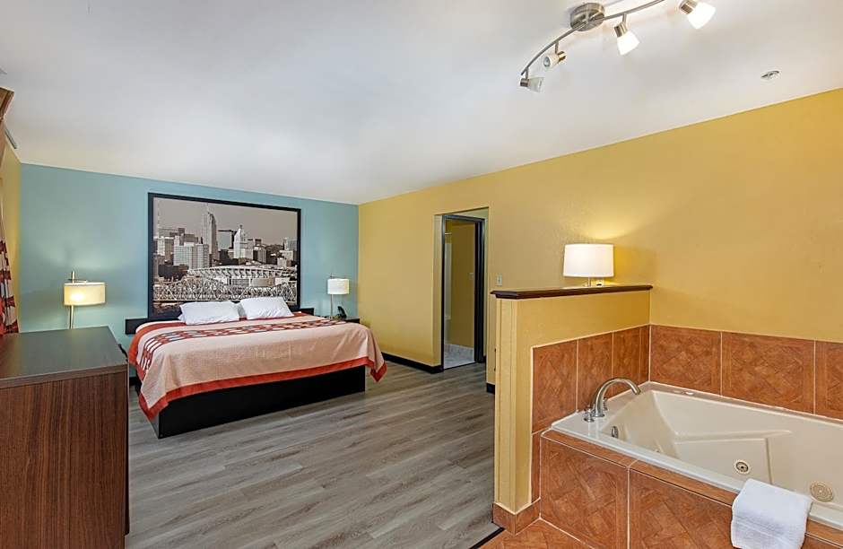 Super 8 by Wyndham Eddyville/Kuttawa