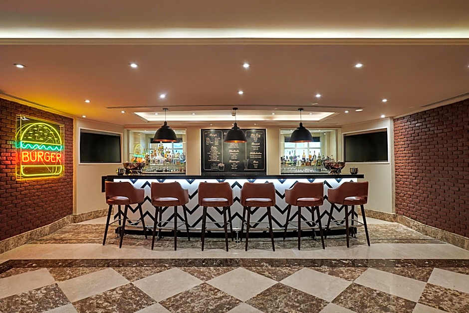 Four Seasons Hotel Cairo At The First Residence