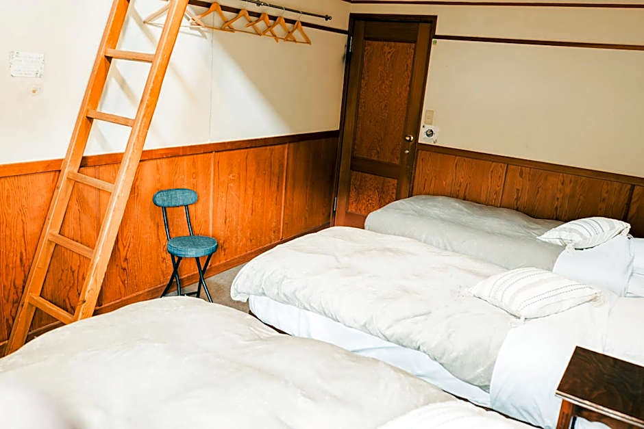 Hakuba Pension & Log Hotel Meteor