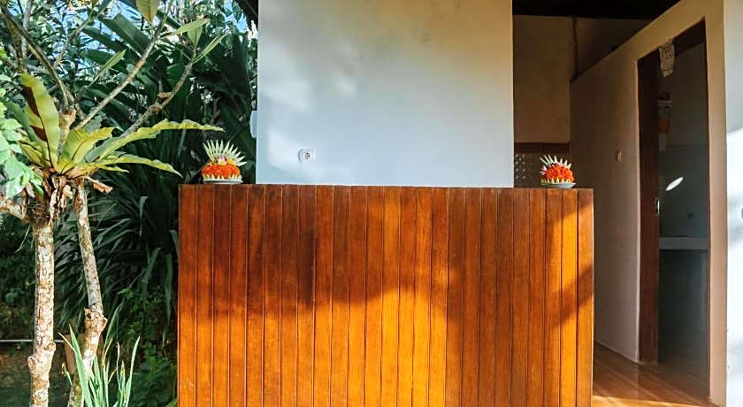 Kurnia Guest House & Spa 