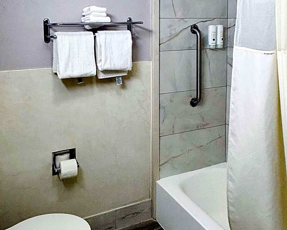 Quality Inn Raynham - Taunton