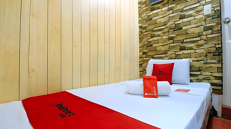 RedDoorz near OWWA Pasay