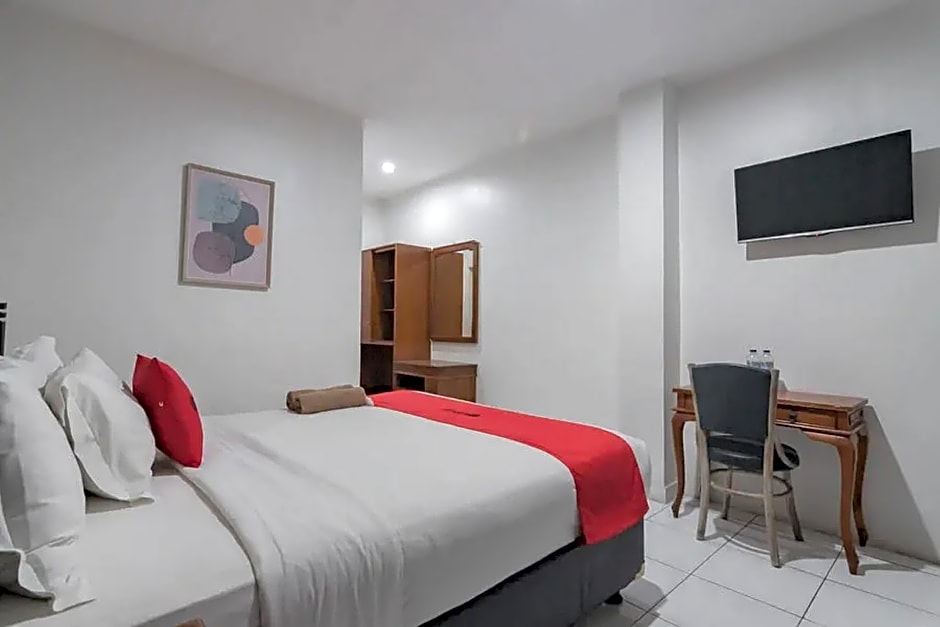 RedDoorz @ Arwiga Hotel near RS Hasan Sadikin Bandung