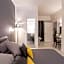 Le Coq Suites