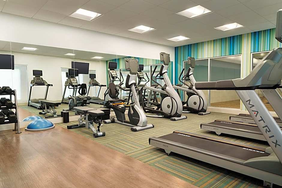 Holiday Inn Express and Suites Calgary Airport Trail NE By IHG