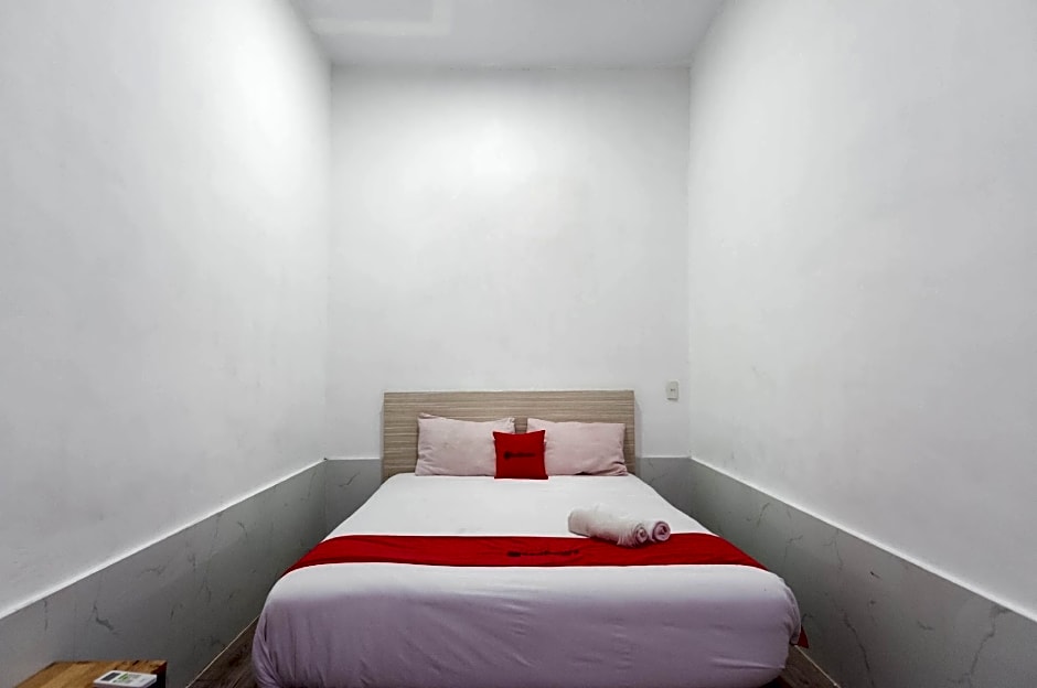 RedDoorz @ Jalan Asia Medan