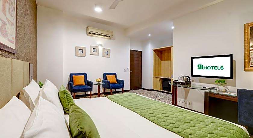 Stately Suites - Golf Course Road