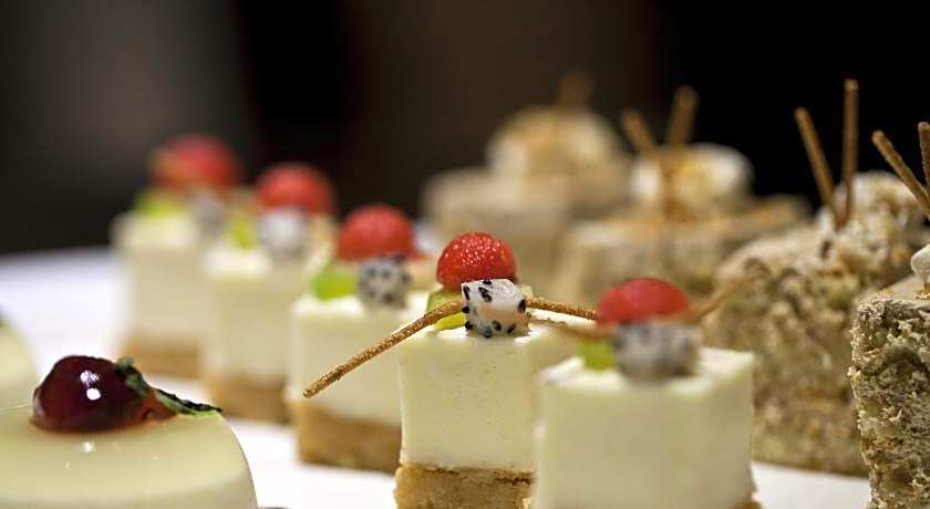 Lakeshore Suites Banani