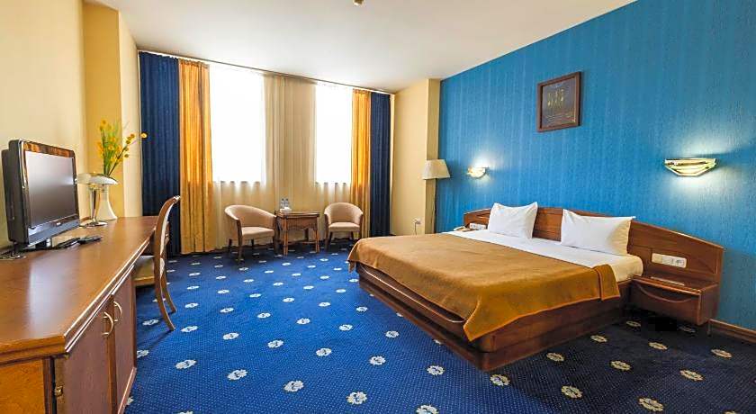 Ararat Hotel