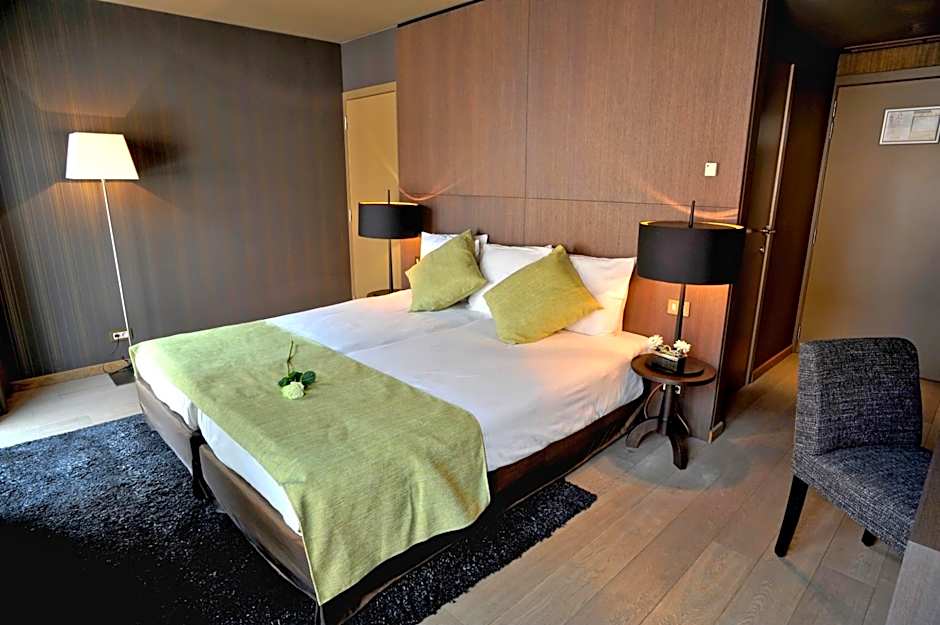 Flanders Hotel