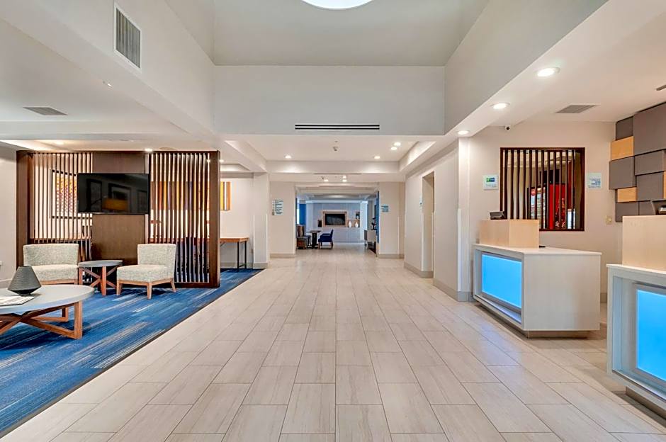 Holiday Inn Express Hotel & Suites Lake Elsinore By IHG