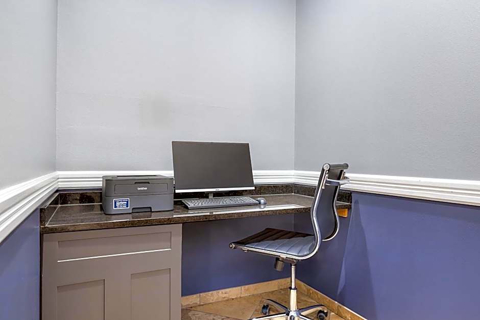 AmericInn by Wyndham Aberdeen - Event Center