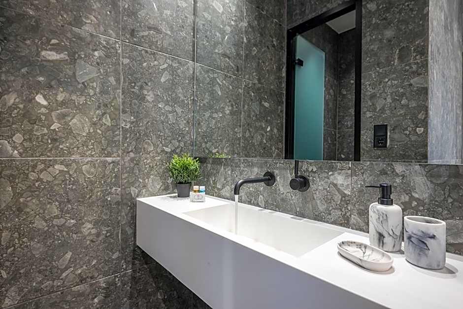 The Asprogeraka - self check-in rooms