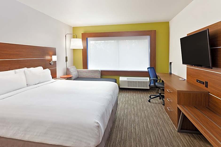 Photo 1 of 4 of Standard 1 King Bed, Accessible