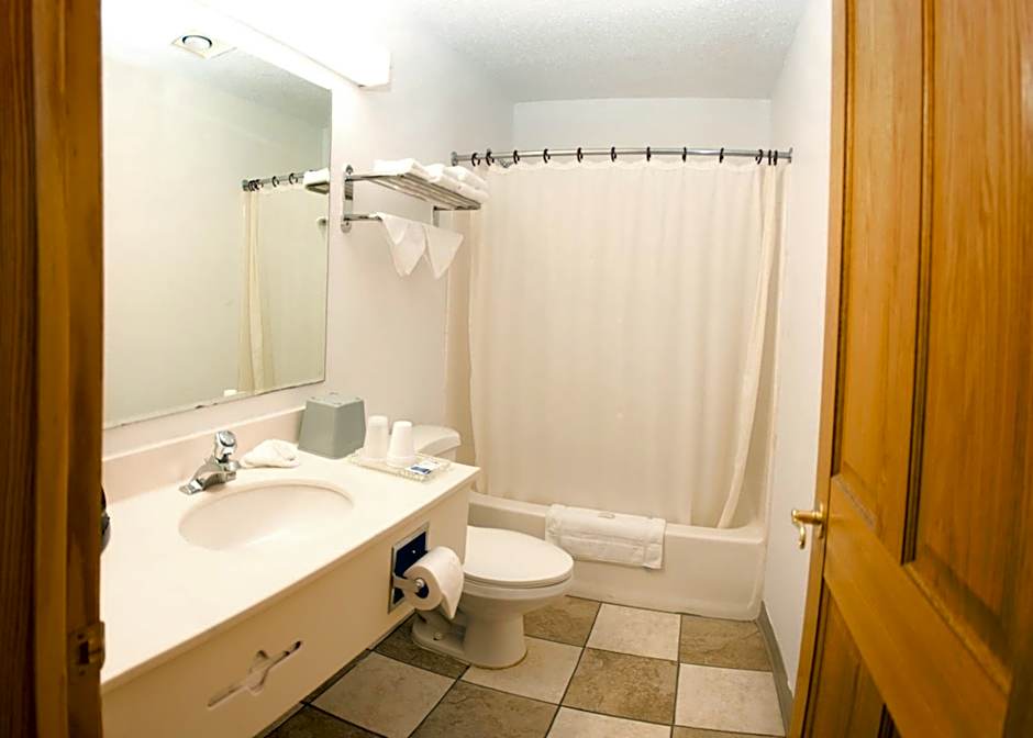 North Country Inn And Suites