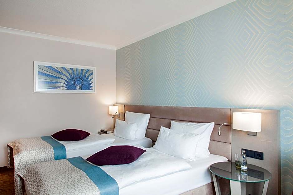 Photo 1 of 4 of Standard 2 Twin Beds, Mid Floor