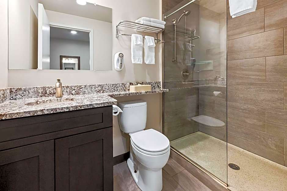 Howard Johnson by Wyndham Thunder Bay