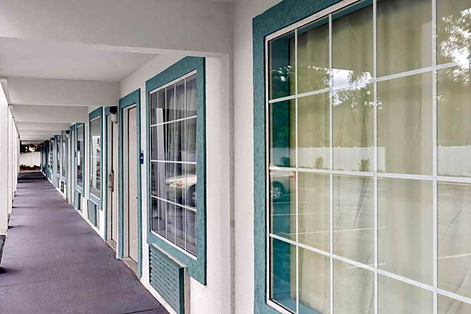 Suburban Studios Brunswick I-95