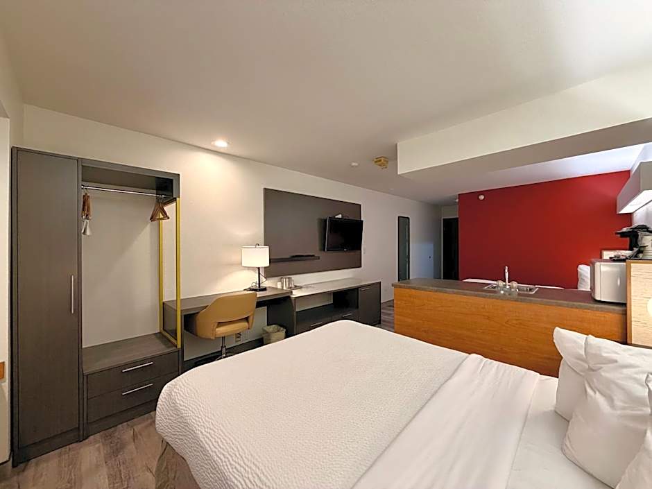 Ramada Limited Bloomington IL I-74/I-55