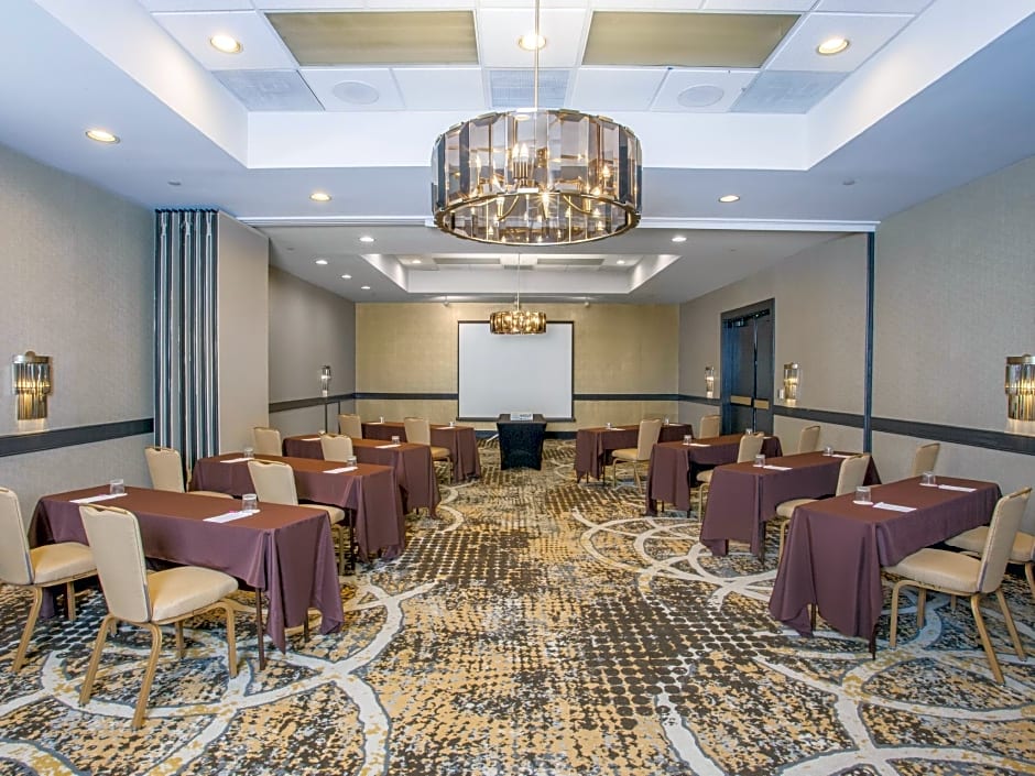 Radisson Hotel Memphis - University