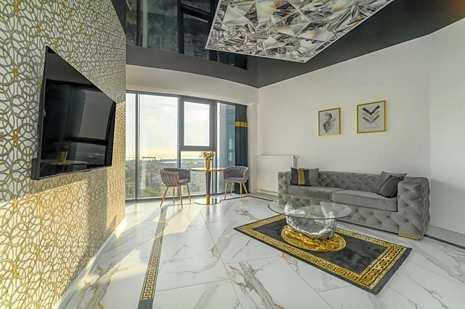 Hanza Tower Original 21st Floor- Sea and City-View