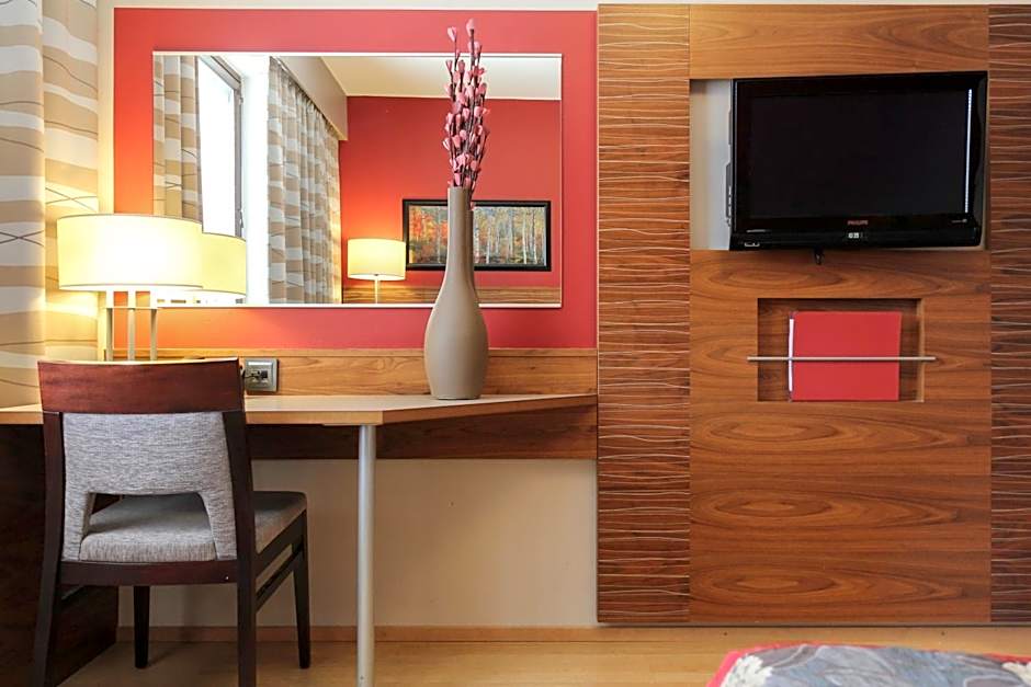 Hotel Haaga Central Park