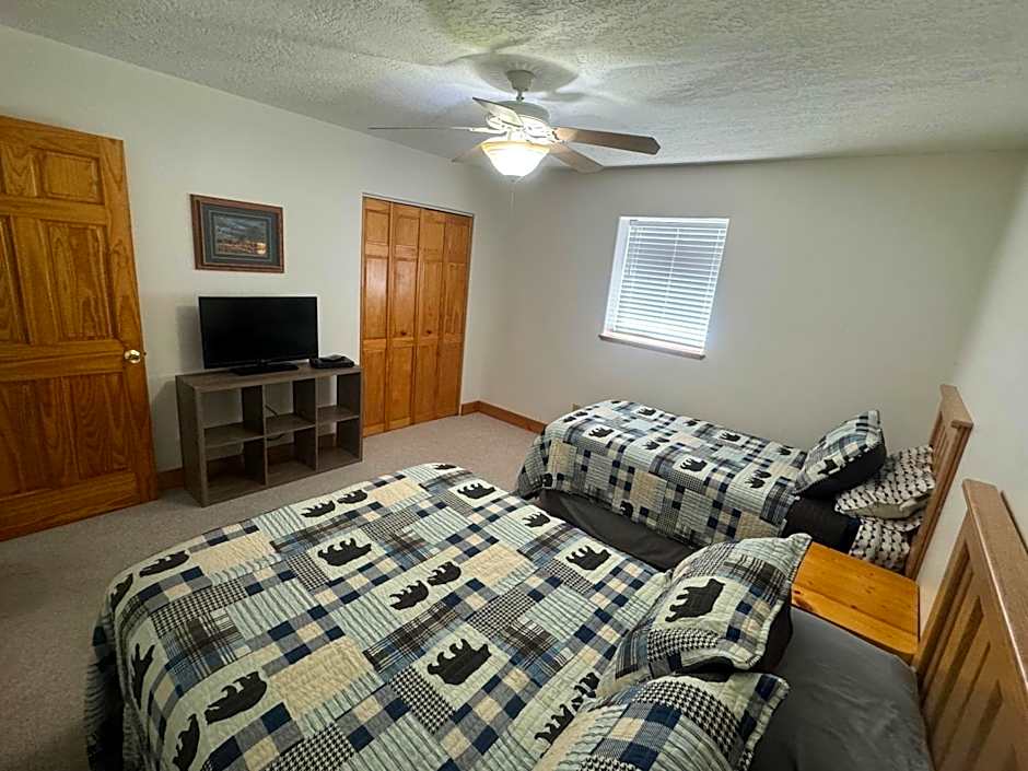 The River Condos Hot Tub Fireplace Family & Pet Friendly River Front 2 to 6 bedroom condos dock