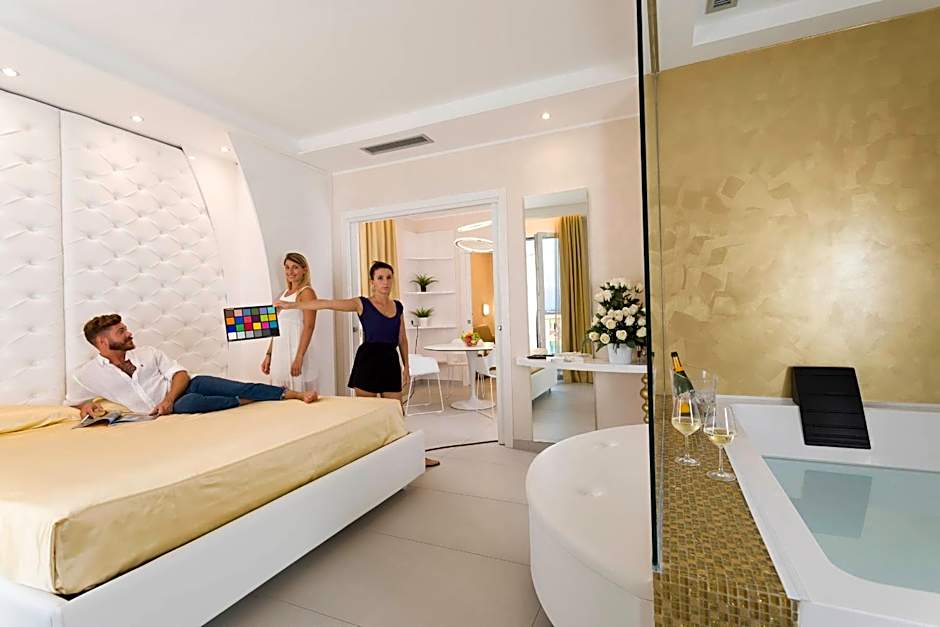 White Suite & Apartments