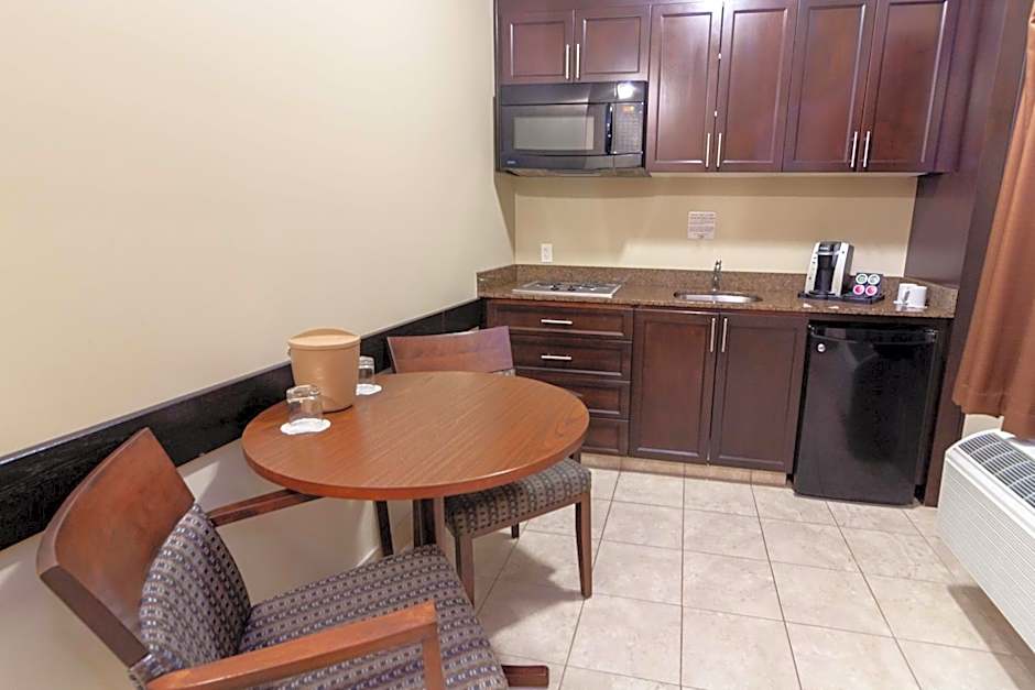 BCMInns - Lac La Biche