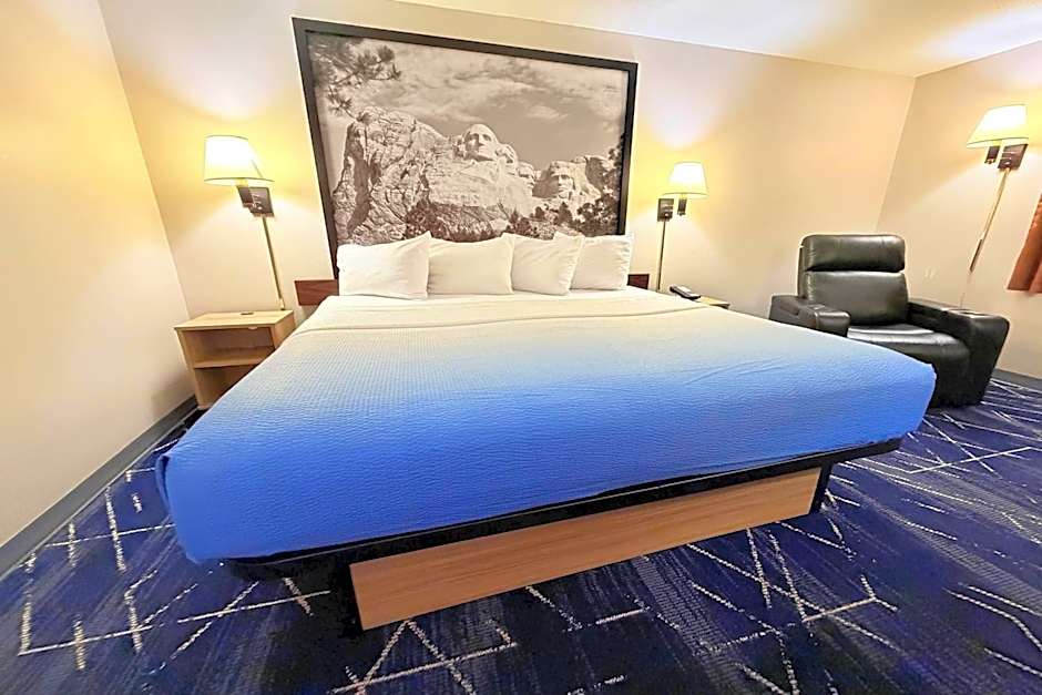 Photo 1 of 8 of 1 King Bed