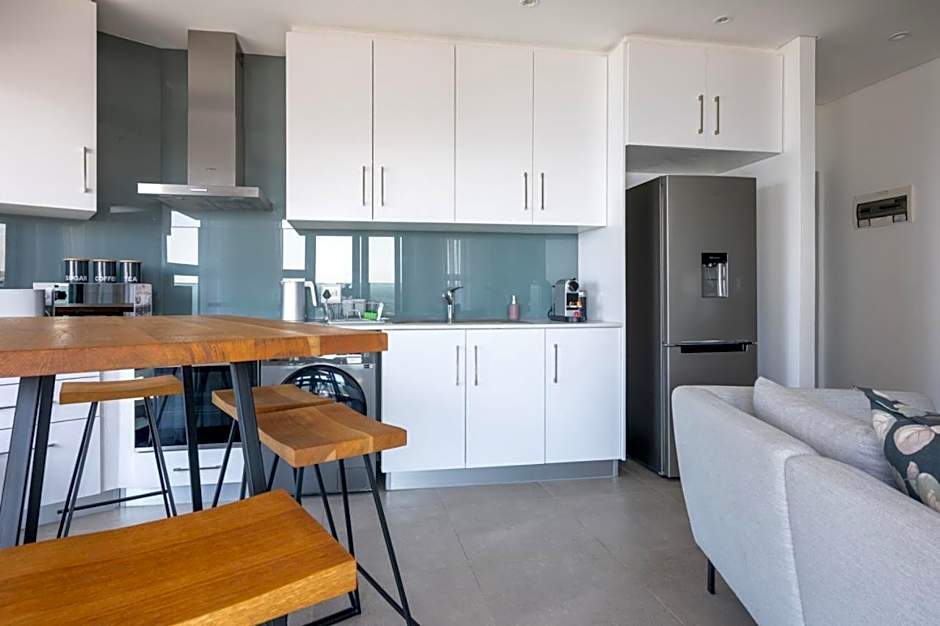 Opulent Oceans Apartment 2505 with Sea Views