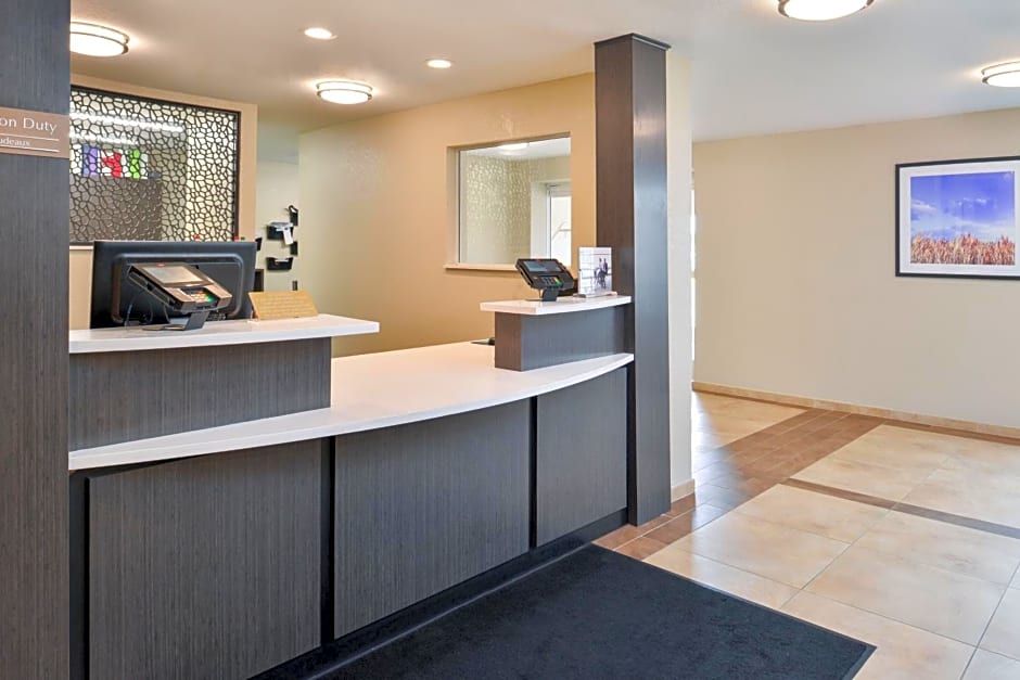 Candlewood Suites Beaumont, an IHG Hotel