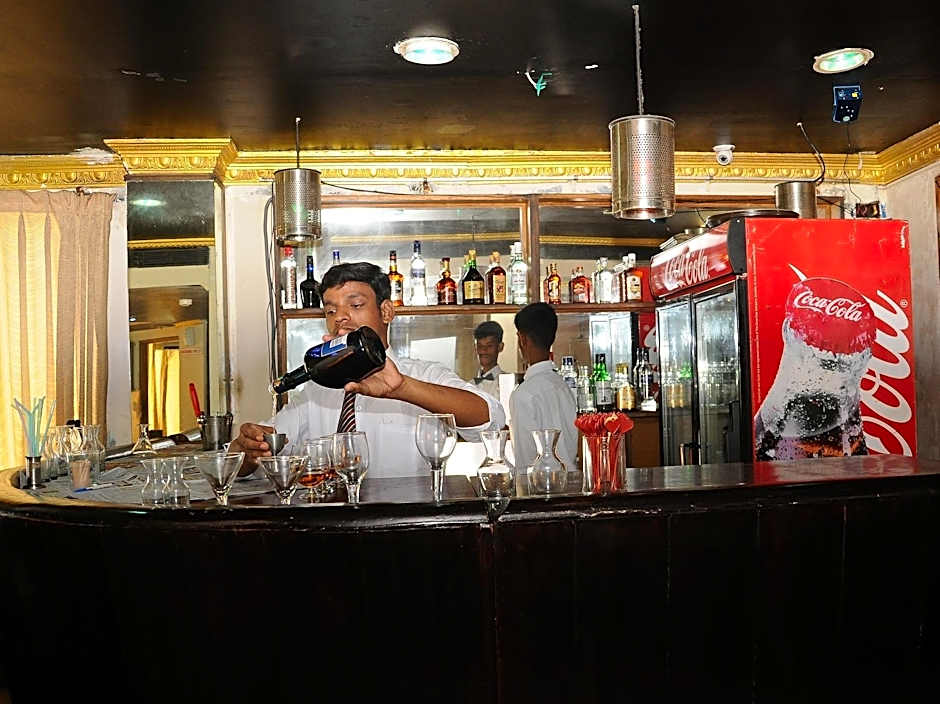 Hotel Manhattan – Chennai, IL