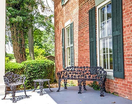 Emma's Bed and Breakfast