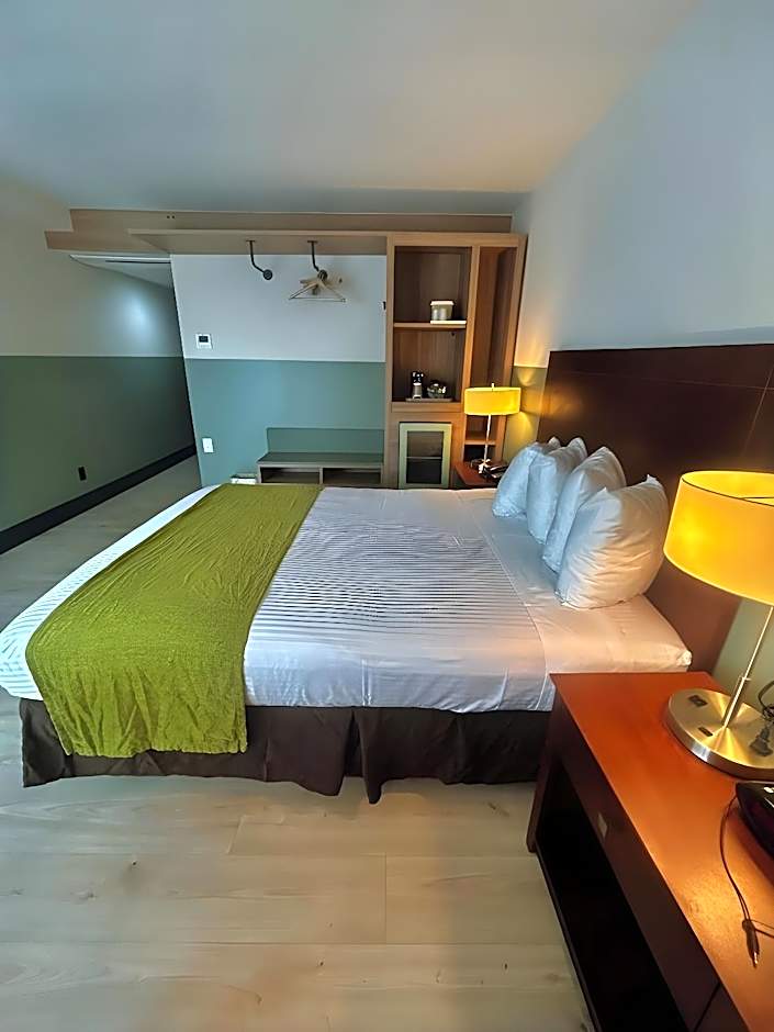 HUNTINGTON BEACH INN