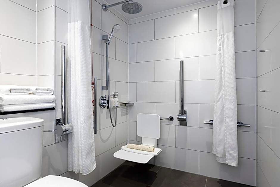 Holiday Inn Brentwood By IHG