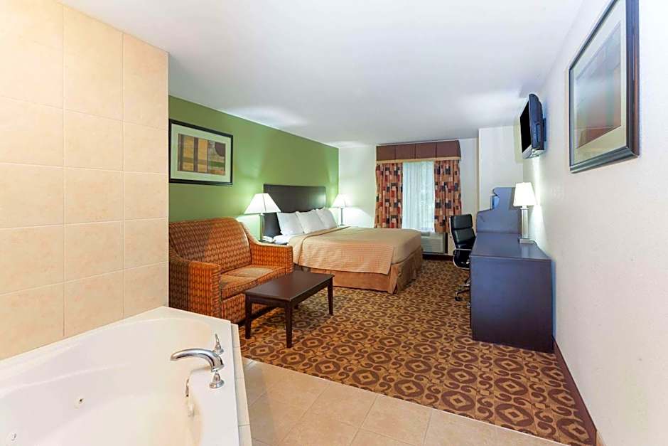 Super 8 by Wyndham Decatur/Dntn/Atlanta Area