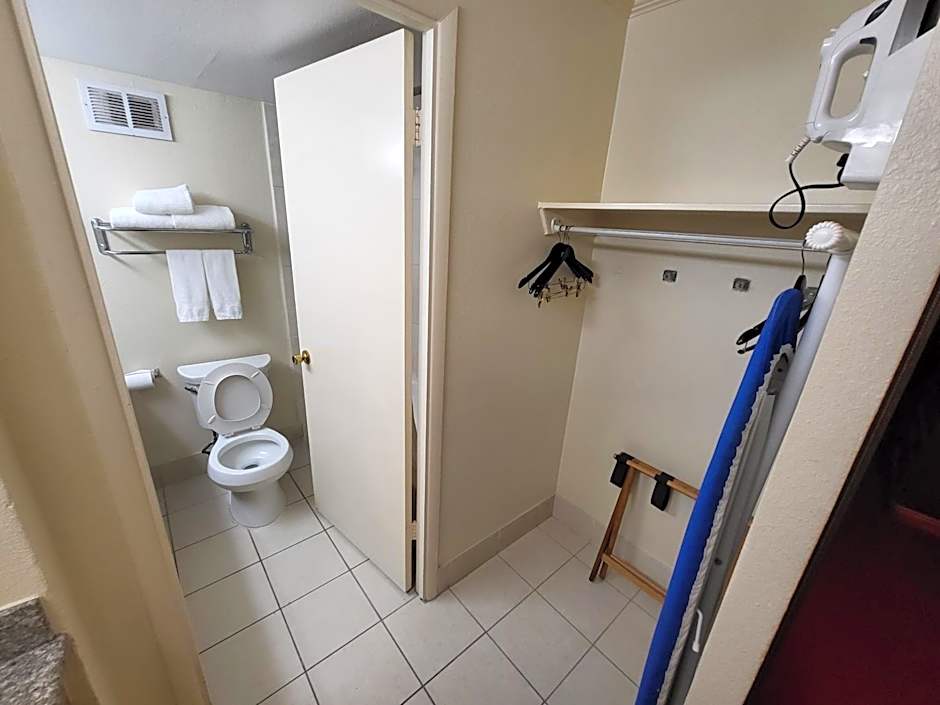 Ramada by Wyndham Houston Intercontinental Airport East