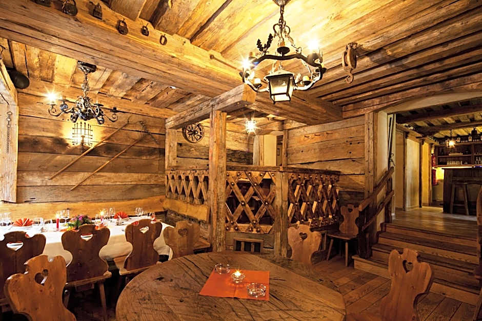 Euro Youth Hotel & Krone