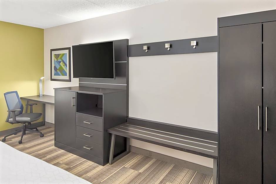 Holiday Inn Express & Suites Greenville - I-85 & Woodruff Rd by IHG